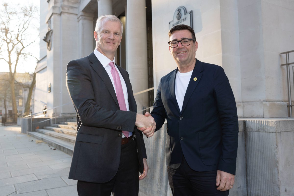 AlistairCarns's tweet photo. The exemplary support Manchester gives to our Armed Forces Community starts with its leaders. So it’s been great to meet with Mayor @AndyBurnhamGM  to recognise everyone involved in helping to deliver the Greater Manchester Armed Forces Covenant Roadmap.

The Covenant is based on the simple idea that those who graft and sacrifice to keep us safe, and the families that sacrifice to support them, should not be disadvantaged by their service to our country.

Manchester is leading the way in ensuring that does not happen.

@greatermcr - and all the partners - deserve great credit for putting the structures and processes in place in terms of delivering on the Armed Forces Covenant.
