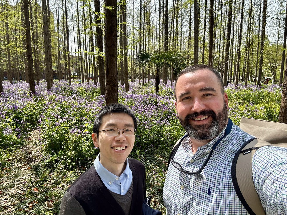 What a thrill it was to visit the one and only <a href="/JuntaoYe/">Juntao Ye</a> at Shanghai Jingtong University! Great group and TOP science! 👨‍🔬🧪 🖥️