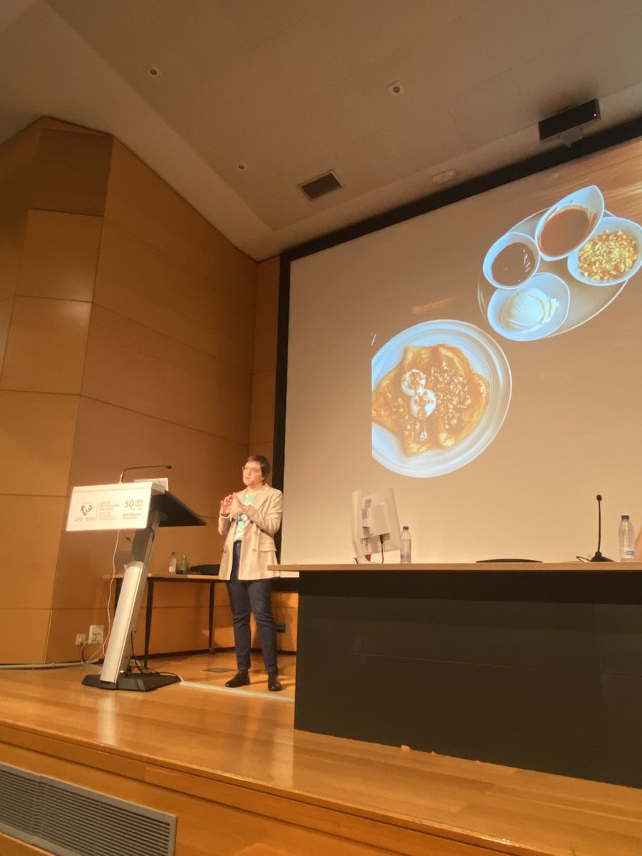 DircomNorte's tweet photo. Patricia Gutiérrez, directora de Comunicación del @bculinary, nos explica cómo utilizan la #IA en su estrategia:

1️⃣ Como apoyo para ampliar ideas
2️⃣ Para generar procesos creativos más eficaces
3️⃣ Para desarrollar piezas de comunicación con mayor alcance y agilidad

#ForoDircom https://t.co/vHpyG3obVt