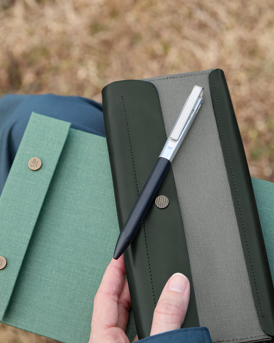 POSTALCO_NEWS's tweet photo. Tool Box in new color Gray &amp; Green just in. Now at Postalco Shop Kyobashi and Online.
https://t.co/ffVHEhLLlQ
#postalco #pencase #smallwallet #wallet #tokyo #japanmade https://t.co/IipP9X4M6q