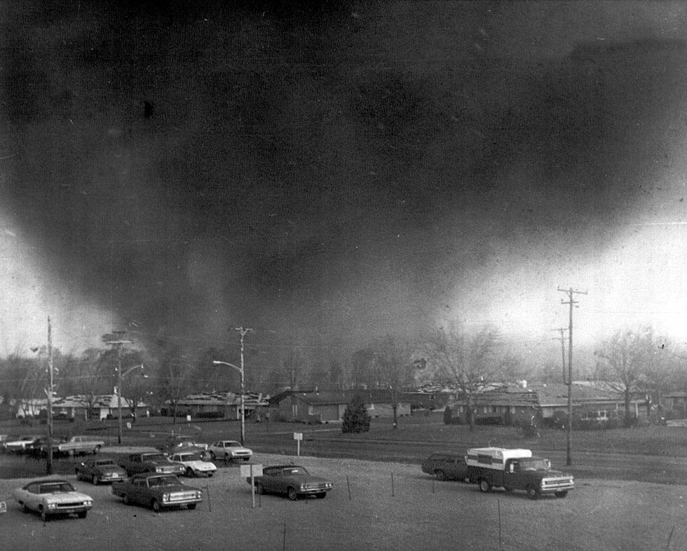LostInTimeFacts's tweet image. The Super Outbreak of Tornadoes (1974)
  🌪️ One of the deadliest tornado outbreaks in #UShistory struck on April 3–4, 1974. 148 tornadoes tore through 13 states, leaving devastation in their wake. #Xenia, #Ohio, was nearly wiped off the map. 💨

Do you think modern warning