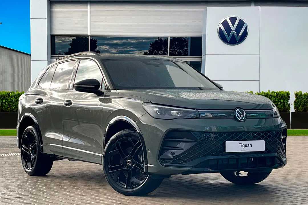 🏞️The Volkswagen Tiguan! 🏞️
Whether it’s school runs or road trips, the Volkswagen Tiguan has you covered with its perfect blend of modern style, intelligent features, and unmatched versatility.
📅 Book your test drive today!
👉 Learn more at ecs.page.link/hrCYJ 
#Tiguan