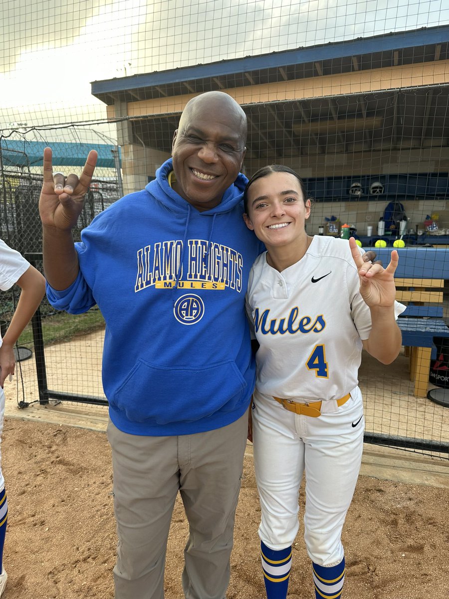 Honored to have Sergeant Major Phillips at my game for Teacher Appreciation night. I appreciate all of your leadership in JROTC and how you always support me. <a href="/AHISDAthletics/">AHISD Athletics</a> <a href="/AHISD/">Alamo Heights ISD</a> <a href="/SoftballAhhs/">AHHS Softball</a>