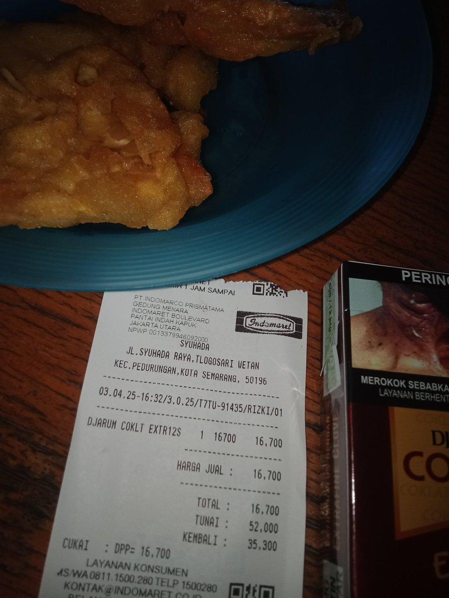 halodirman's tweet photo. Kayaknya masnya banyak pikiran apa, ya?

Kemarin.. kembalian dikasih uang sobek

Hari ini:
1. Uang saya 50K
2. Masnya minta 2K
3. Kembaliannya yang dikasihkan: 35K (kurang 300 perak)

@Indomaret https://t.co/RekvVsYUoO