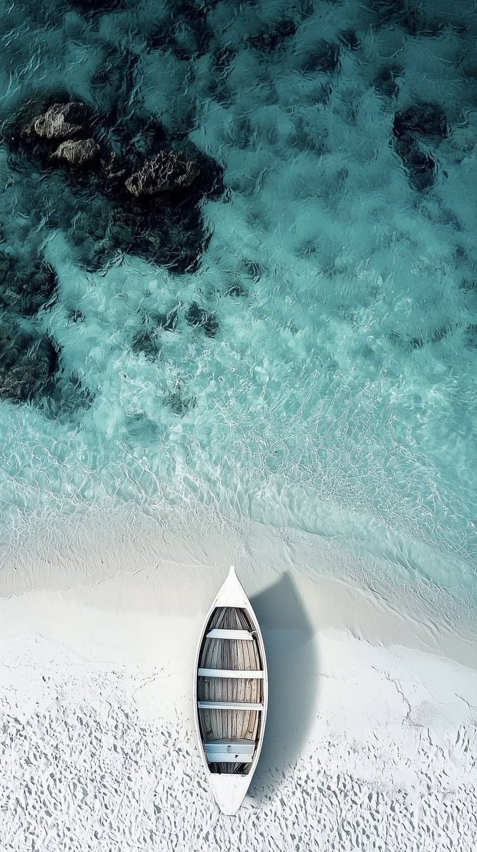 AppleBloggerUX's tweet image. My updated iPhone Wallpaper, Lockscreen and Home Screen. Can you upload yours? #ios19