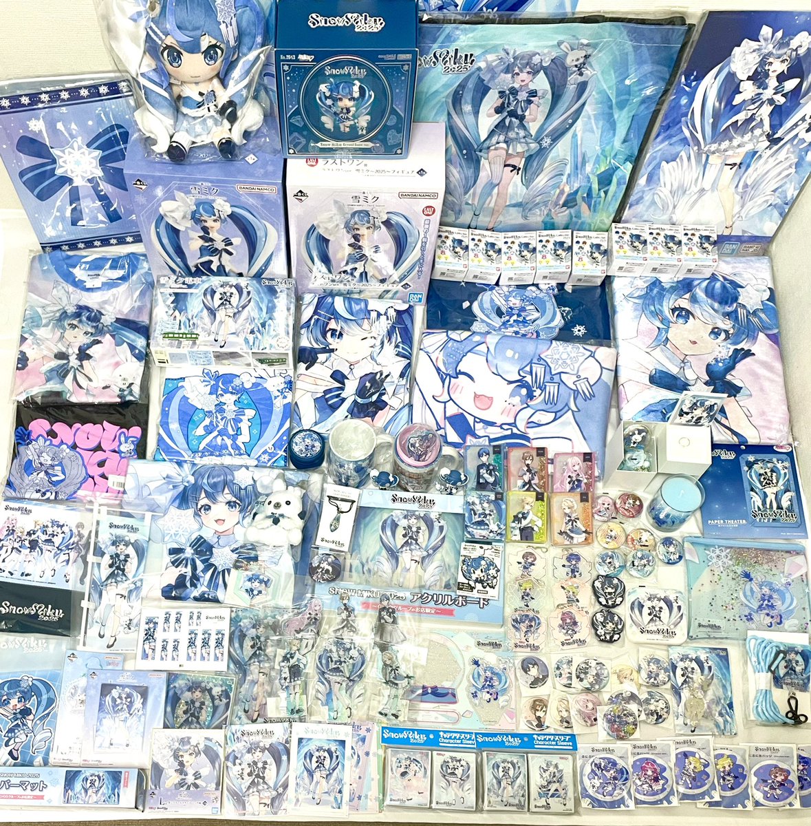 クリプトン様から雪ミク2025の賞品を頂きました！グッズ沢山ありがとうございます！