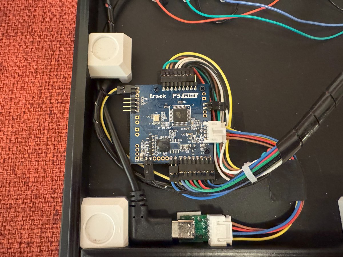 このMiniboxはPWS ProボタンV1で統一してます。指の準備運動や他の