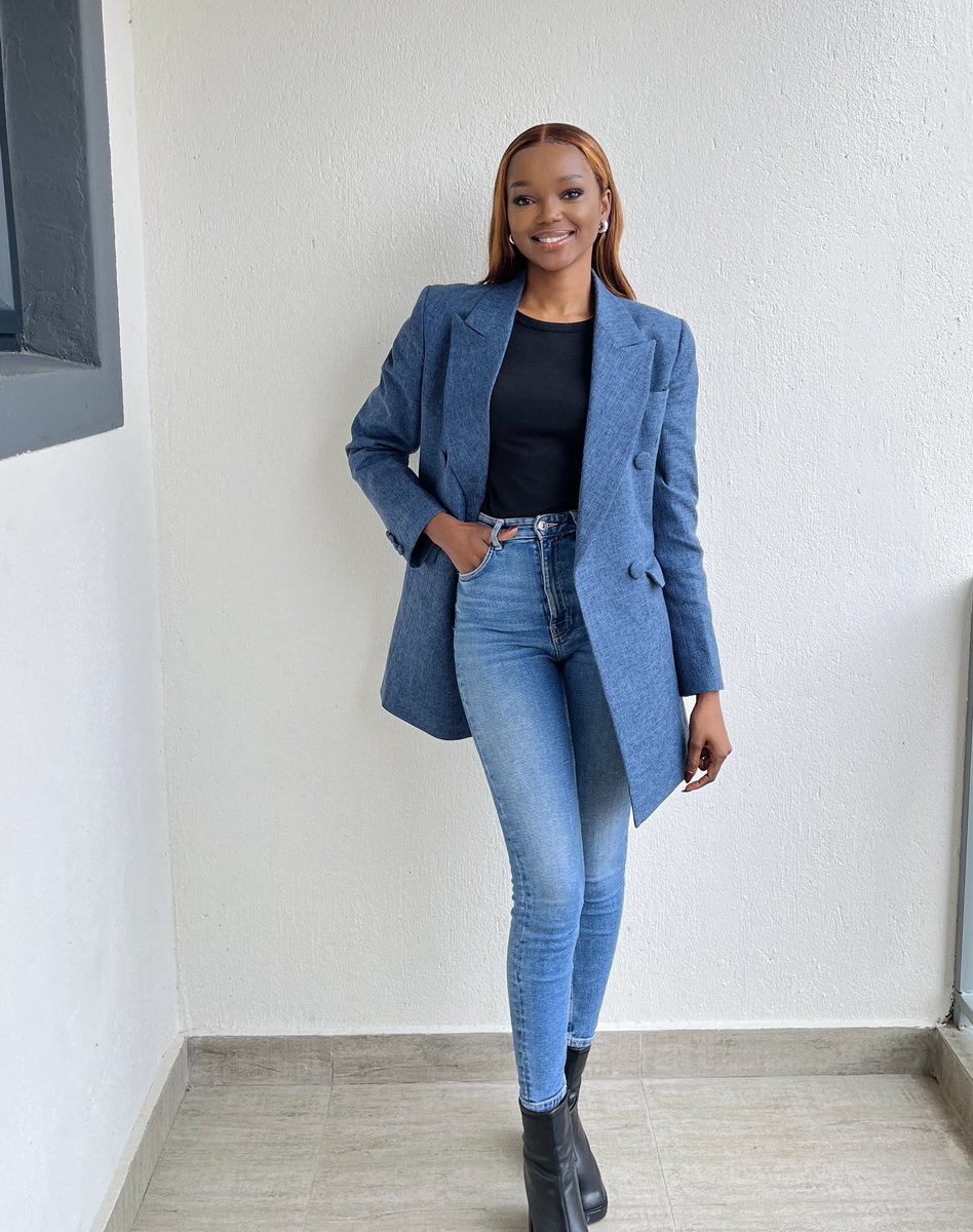 peggy_grynberg's tweet image. Power moves in blue 💼✨ #BossVibes #ConfidenceIsKey #StyleWithPurpose
 💫💙.