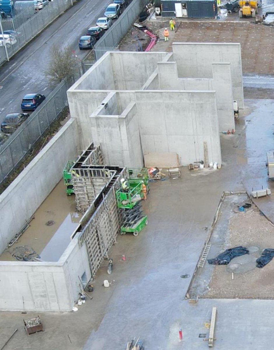FormworkDirect's tweet image. 🚧 FD MAX at work in Blackpool!
Our in-house designed panel system is flying on-site — with 3m, 5m & 7m retaining walls poured in a single hit 💪
🚨 New FD MAX T120 3.3m now available — want to be the first to use it?
📞 0151 532 0179
🌐 formworkdirect.co.uk
#Formwork