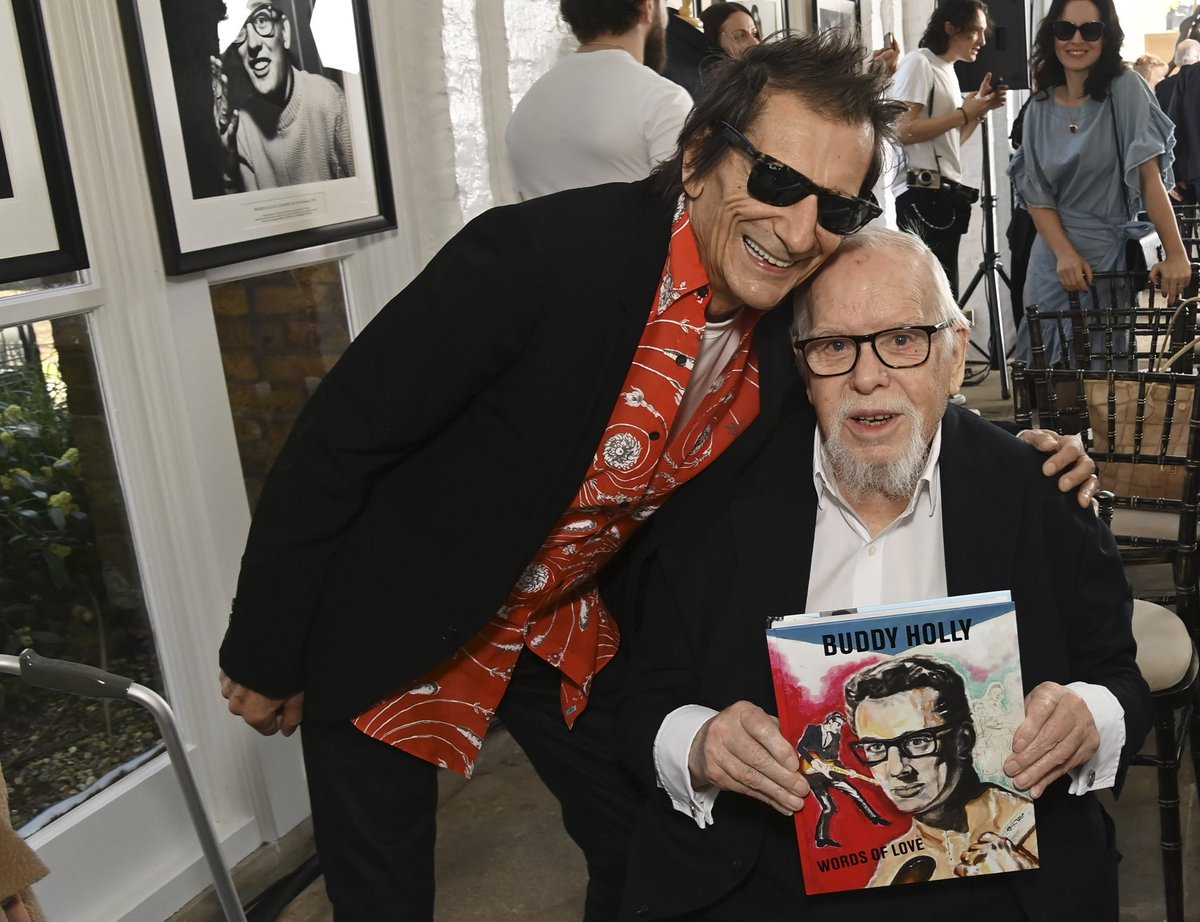 Ronnie Wood (@ronniewood) on Twitter photo 📸Thanks to Dave Hogan for these great photos from yesterday’s launch of the Buddy Holly book by <a href="/genesiseditions/">Genesis Publications</a>! 📚The proceeds benefit <a href="/TeenageCancer/">Teenage Cancer Trust</a> <a href="/TeenCancerUSA/">Teen Cancer America</a>, find out more here:
thebuddyhollybook.com 📸Thanks to Dave Hogan for these great photos from yesterday’s launch of the Buddy Holly book by <a href="/genesiseditions/">Genesis Publications</a>! 📚The proceeds benefit <a href="/TeenageCancer/">Teenage Cancer Trust</a> <a href="/TeenCancerUSA/">Teen Cancer America</a>, find out more here:
thebuddyhollybook.com
