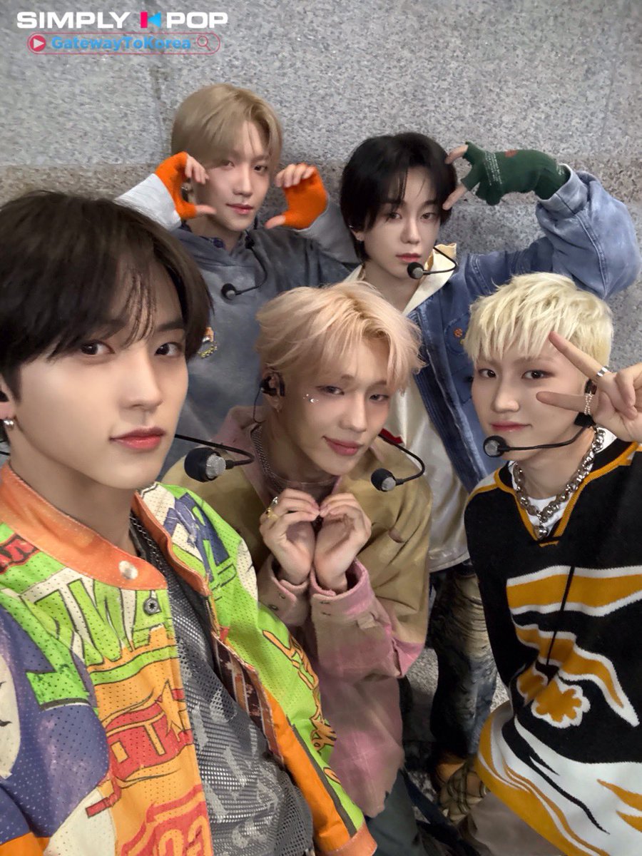 _Simplykpop's tweet photo. 아 진짜 TNX 때문에 미쳐버리겠다 😍
TNX를 안 좋아하는 진짜 답이 뭐야 ⁉️
이번 주, 심플리에서 볼 수 있는
TNX만의 재치 있는 사랑 고백 💌
놓치지 마세요!!
#TNX #아_진짜? #For_Real?
#SimplyKPop #심플리케이팝 https://t.co/Pf49qDjsWP
