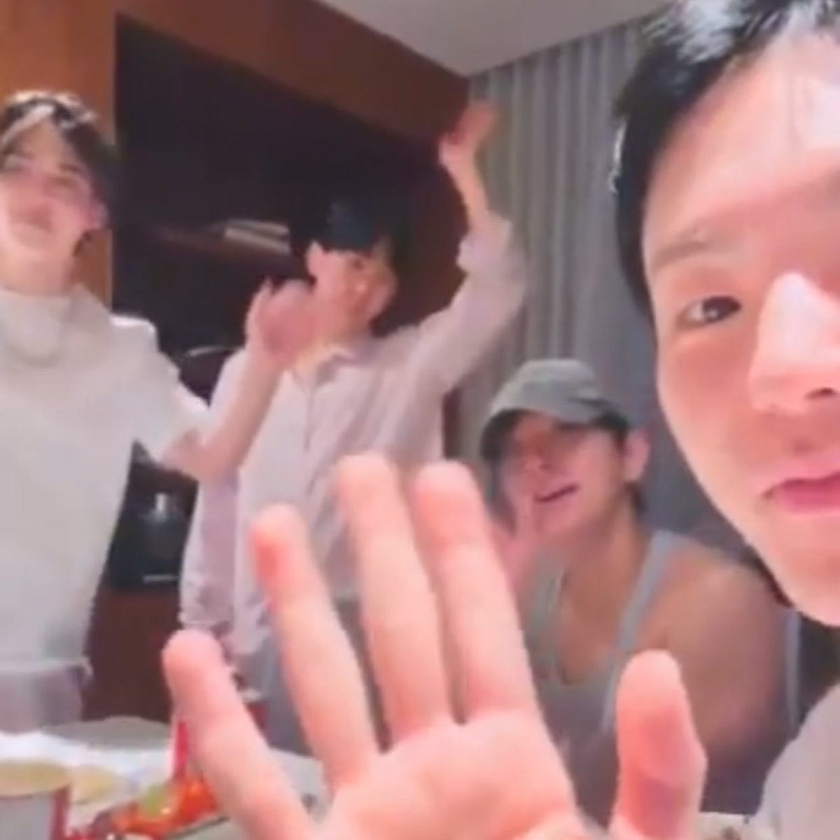 sounds_of_cheol's tweet photo. thank you hoshi, joshua, seungkwan, woozi, scoups 🤎 https://t.co/encvvJc7Uo