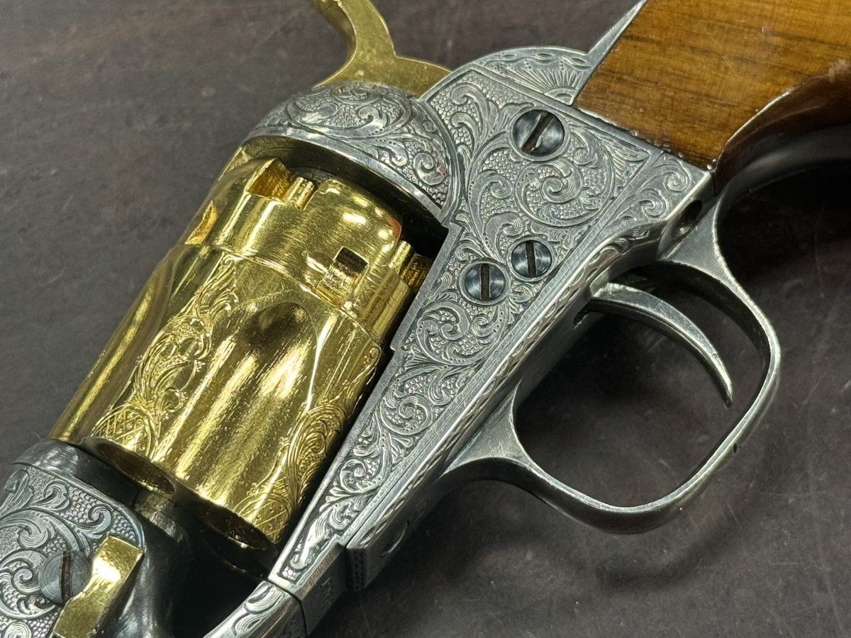 CleaverFirearms's tweet photo. Colt 1862 Police 36cal Cap N Ball 5 Shot, 3rd Gen, Engraved by Phil Vinicombe, Finished off with Gold & Silver Plating....
#colt #police #cowboy #frontier #sass #engraved #collector #gold #silver #rarearms #blackpowder #smoothaction #finecondition https://t.co/mYltuCsEhM