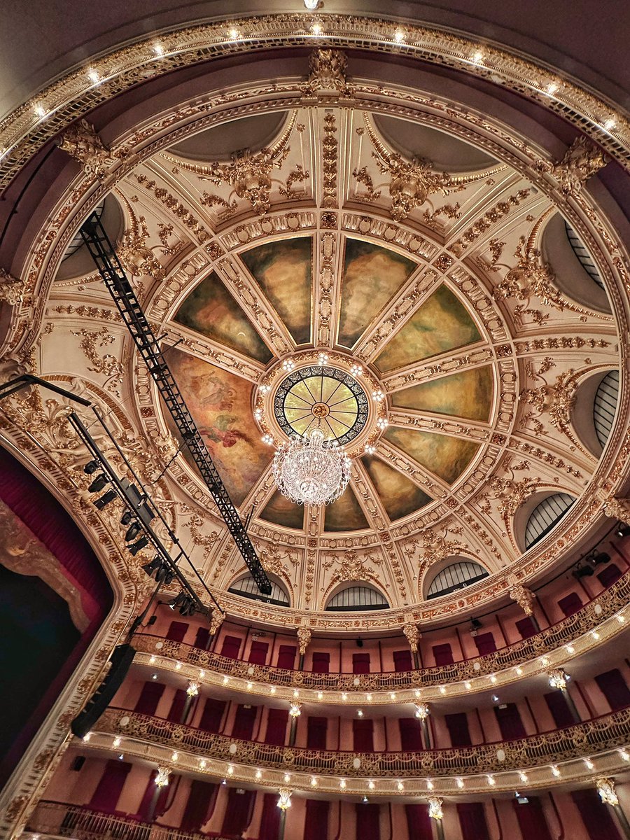 Day 2 of <a href="/Alchemy_Conf/">Alchemy Conf</a> - Here we go!

#elixir #erlang #theatrocirco #braga