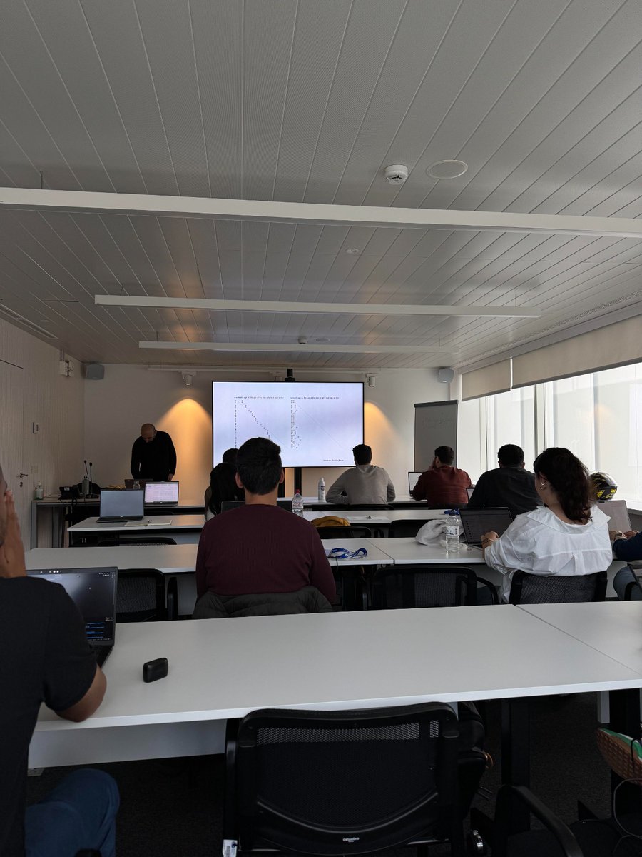 EuroCC_SpainRES (@eurocc_spainres) on Twitter photo 🟢 ¡Nuevo post en el blog de #EuroCCSpain! Del 24 al 27 de marzo de 2025, el <a href="/BSC_CNS/">BSC-CNS</a> acogió el curso "Introducción al Big Data Analytics", una formación intensiva organizada junto con <a href="/EuroCC_SpainRES/">EuroCC_SpainRES</a> y <a href="/DIH4CAT/">Digital Innovation Hub de Catalunya</a>.
Más info en el blog: goo.su/jgSkJe2 🟢 ¡Nuevo post en el blog de #EuroCCSpain! Del 24 al 27 de marzo de 2025, el <a href="/BSC_CNS/">BSC-CNS</a> acogió el curso "Introducción al Big Data Analytics", una formación intensiva organizada junto con <a href="/EuroCC_SpainRES/">EuroCC_SpainRES</a> y <a href="/DIH4CAT/">Digital Innovation Hub de Catalunya</a>.
Más info en el blog: goo.su/jgSkJe2