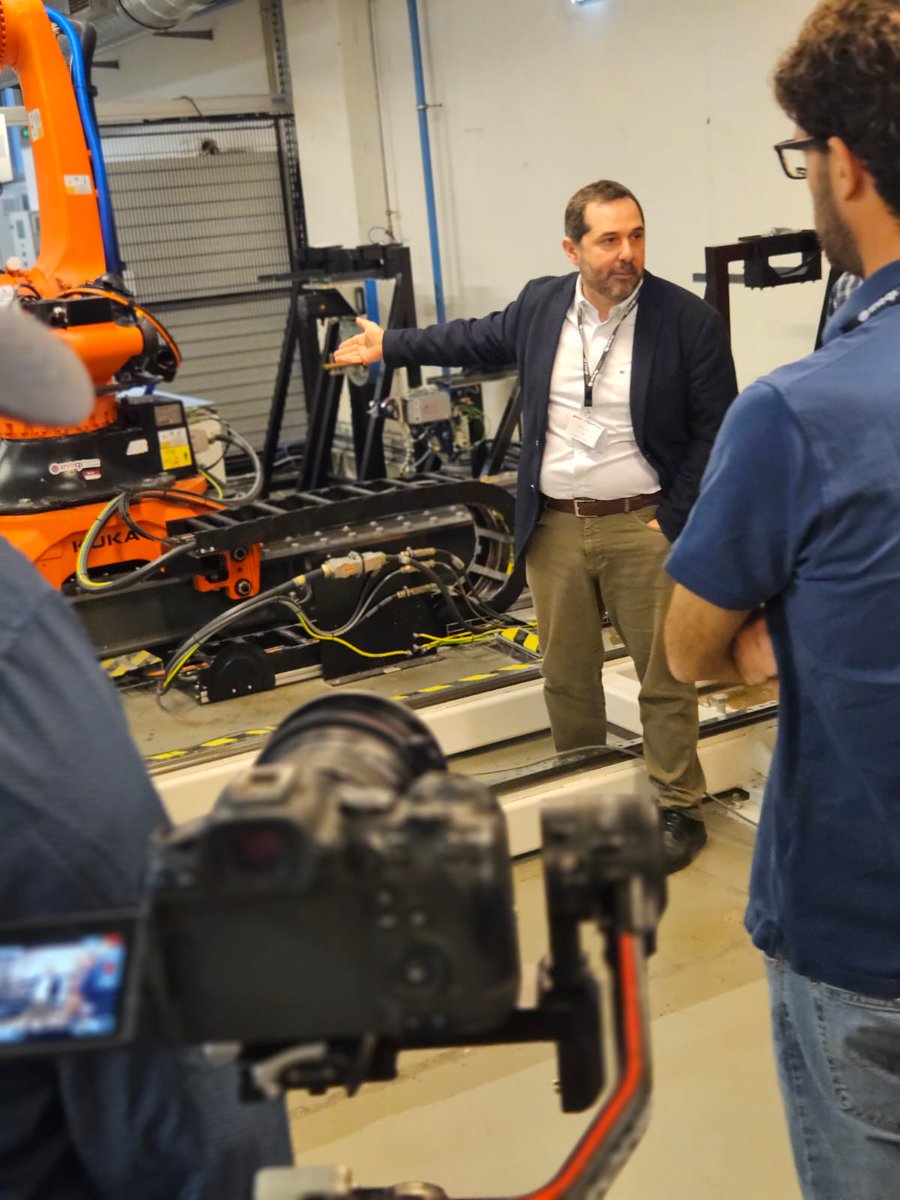 FLASH-COMP tweet media