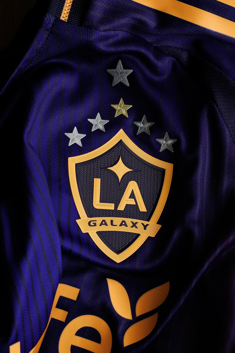 __MaxMaillots's tweet image. 🟣 GAGNEZ ce maillot du LA GALAXY 2025 en version authentic ! 

Pour participer :
1️⃣ RT ou Like ce post
2️⃣ Follow @_MaxMaillots
3️⃣ Taguez un pote qui MÉRITE ce joyau !
Tirage dans 72h ! ⏰ Bonne chance !