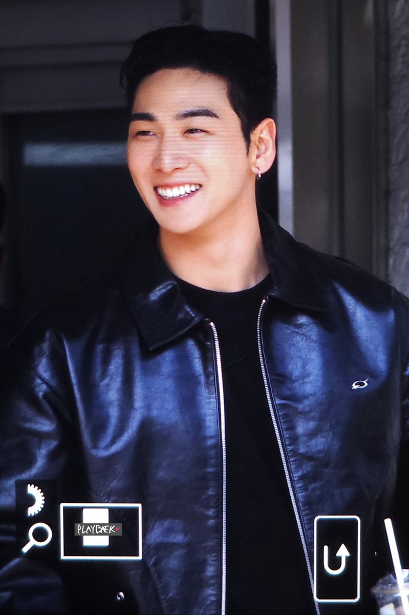 MyTigersDen's tweet photo. we are so blessed today with baekho face https://t.co/WzN4ROFIQs