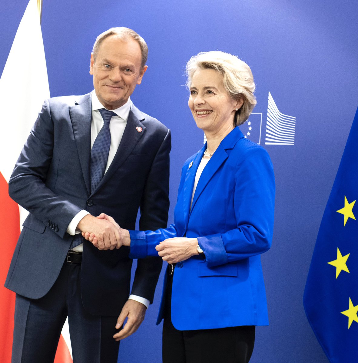 Une nouvelle élection annulée par l’UE : très important ! ⤵️

L’UE prépare manifestement l’annulation de l’élection présidentielle polonaise du 18 mai prochain, ou l’interdiction d’un candidat !
« Si nécessaire… » comme dirait Thierry #Breton

En se fondant sur la jurisprudence