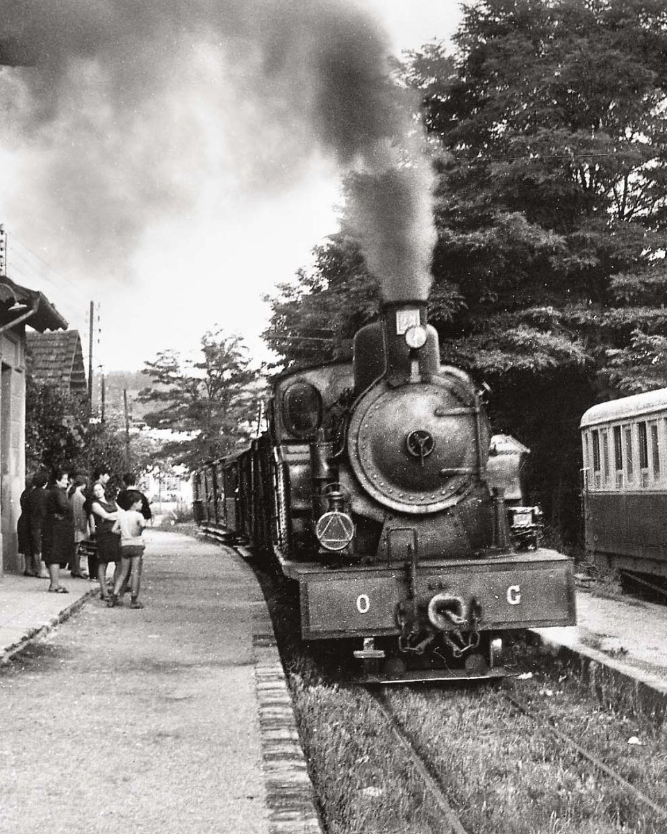 EL TREN D'OLOT DESAPAREGUT
de l'autor Adán Perea Cívico

PRESENTACIÓ
📅 5 d'abril
🕛 12:00 
📍Arxiu Comarcal de la Garrotxa
(Pl. Puig del Roser 1)

📚Disponible a les llibreries i a la nostra pàgina web:
efados.cat/novetats-catal…

#olot #garrotxa #catalunya #historia #tren