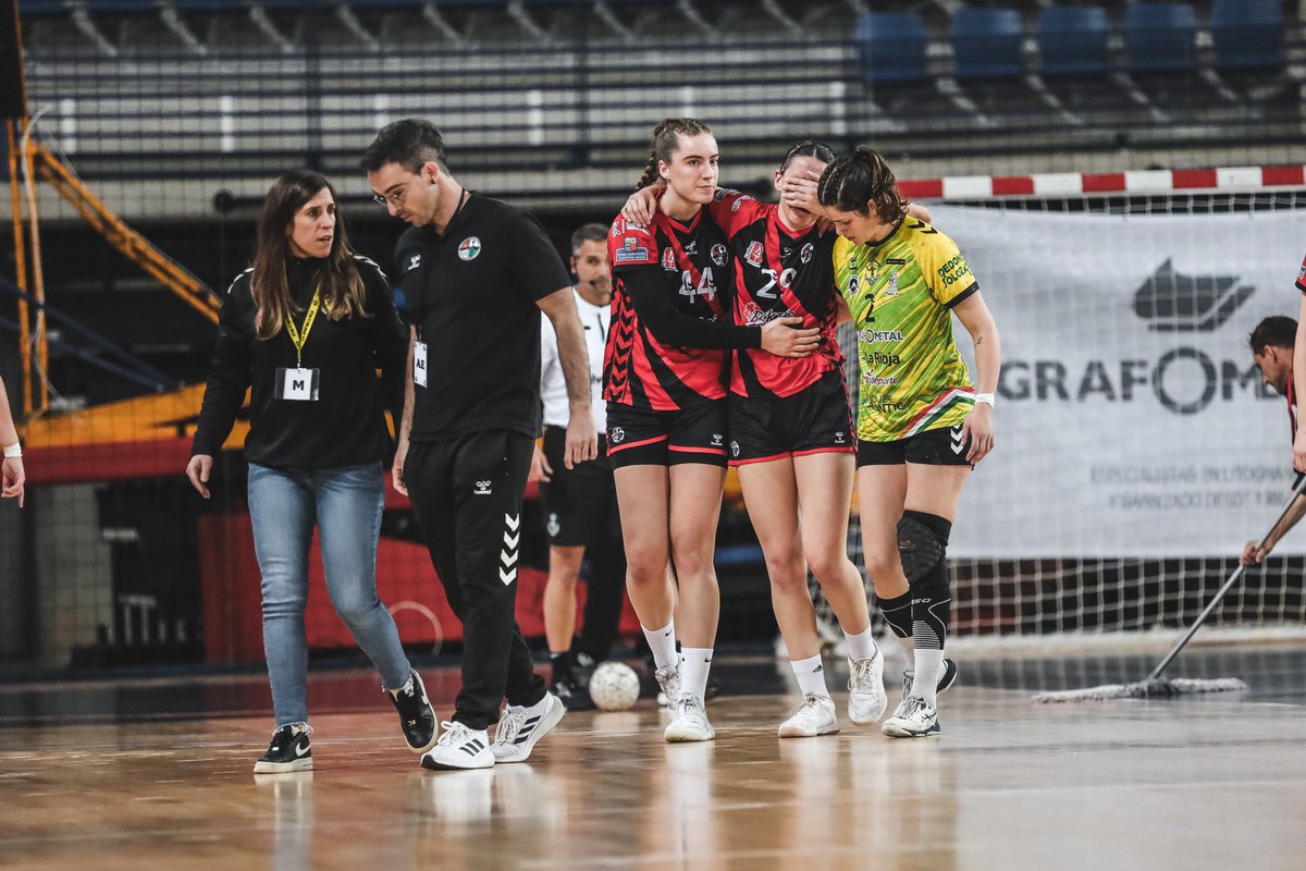 ♥️Queremos mandar todo nuestro ánimo y cariño a Maialen tras su lesión de ayer.

¡Pronto estarás de nuevo en las pistas!💪🏻

#SienteSporting💚💛