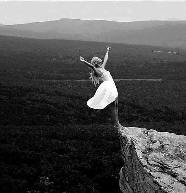 coetenteMente's tweet photo. Cadere #inModoDa restare in equilibrio https://t.co/yLvM3GbsR4