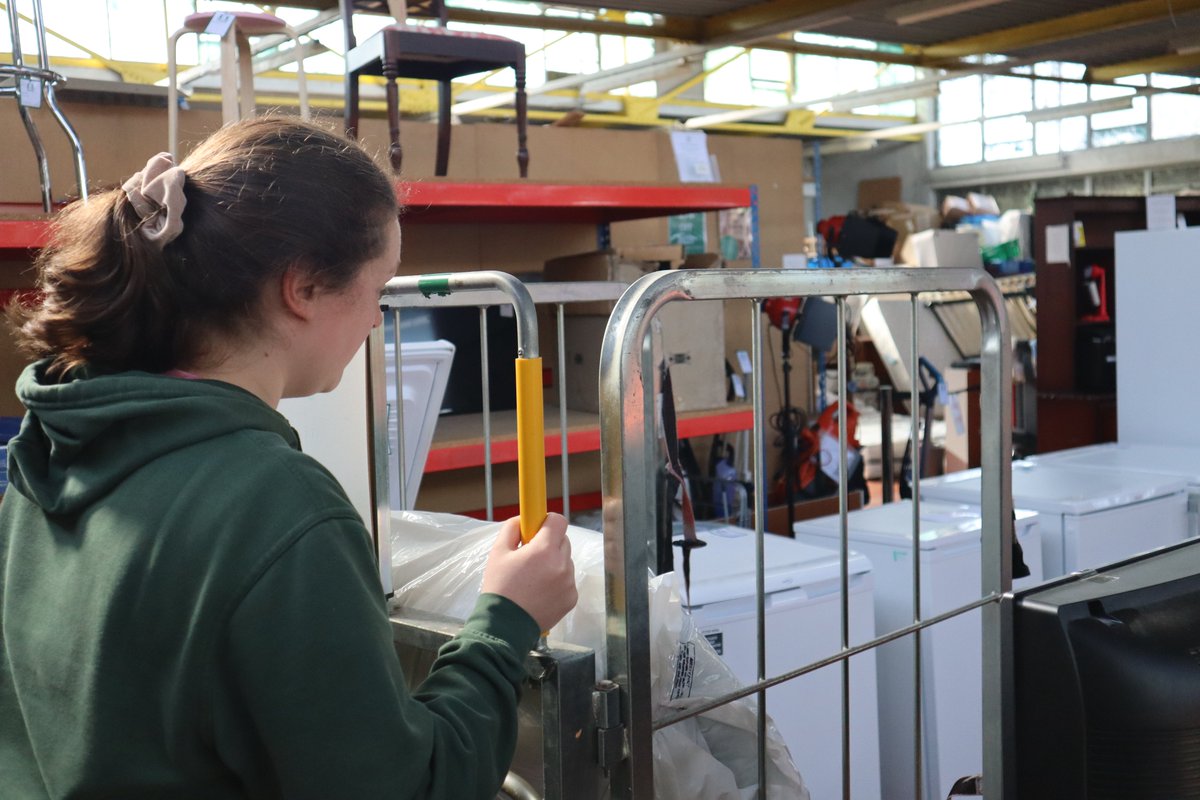 Our team has been working hard preparing Emergency Home Starter Packs for tomorrow's collection.
📷 If you have spare items like clean/new bedding, cleaning supplies, towels, hygiene products, etc., please consider donating.
Thank you for your support! 📷