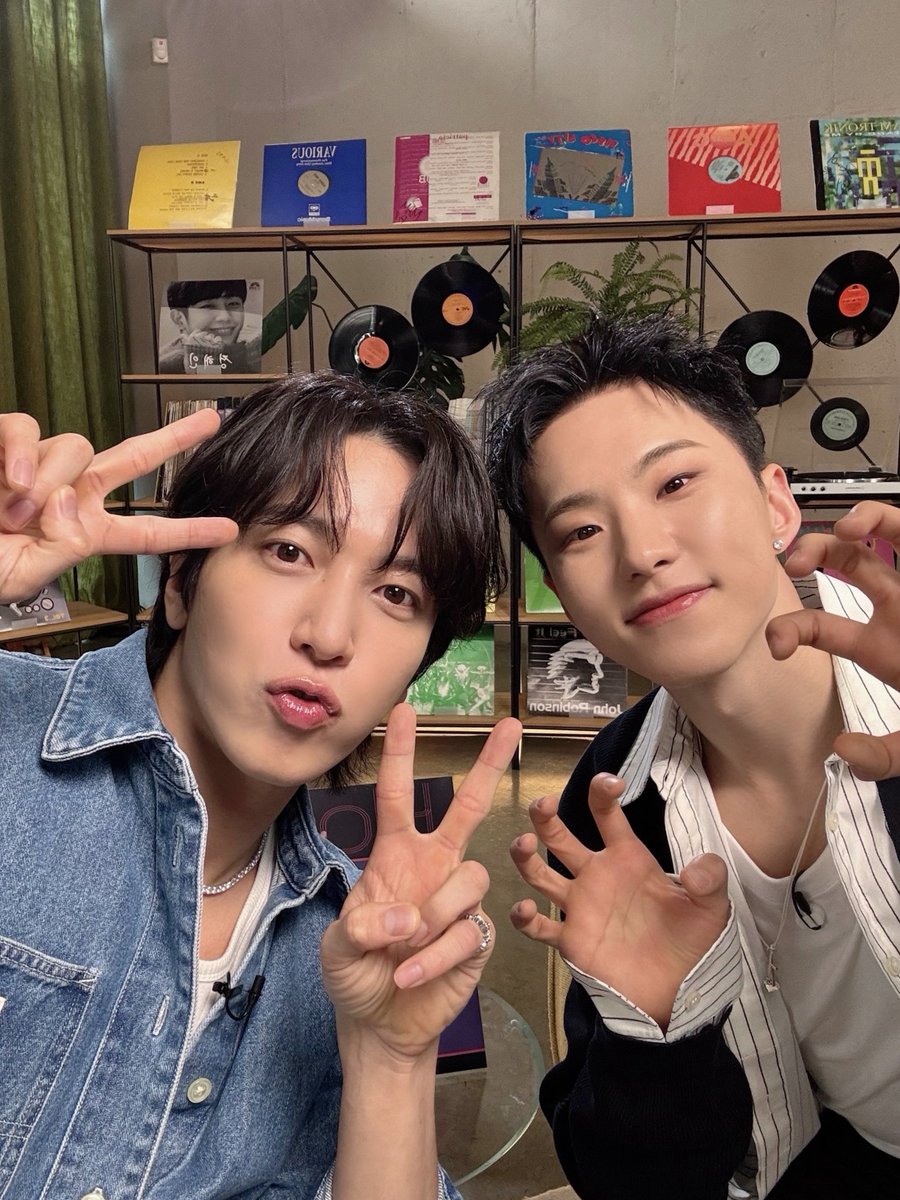 CNBLUE tweet media