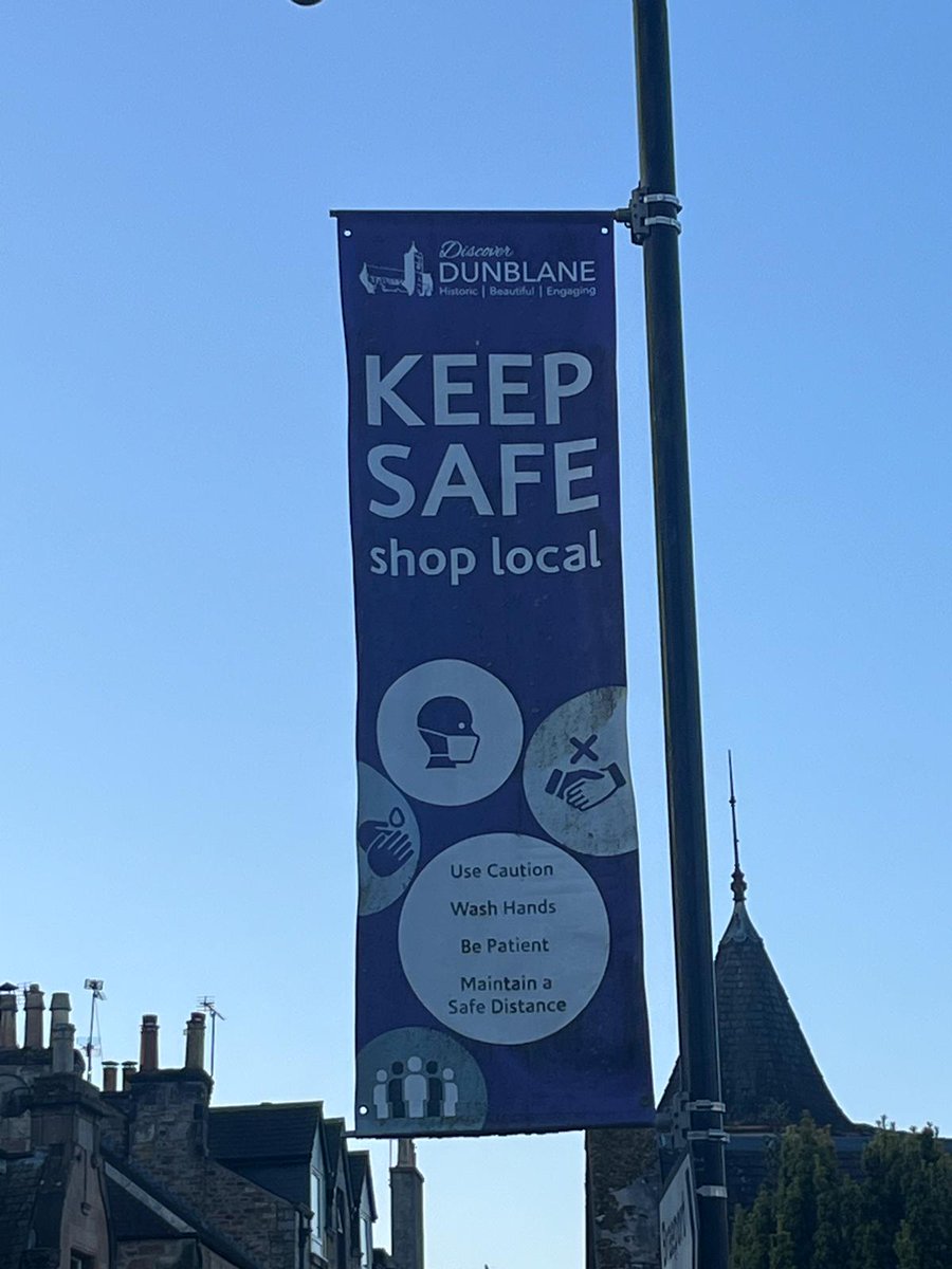 7Stirling's tweet image. 5 years on....so why do we still have these pointless banners looming over us?
Our main shopping street needs all the help it can get.
Please take these down or replace them
@StirlingCouncil
#Dunblane