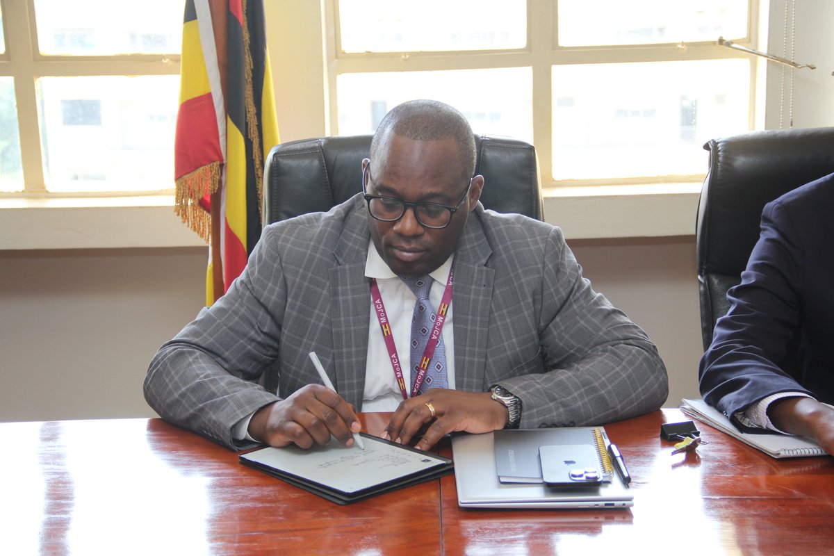 Ministry of Justice and Constitutional Affairs (@mojcaug) on Twitter photo A productive courtesy call this morning between a team led by <a href="/NLinUganda/">Embassy of the Netherlands in Uganda</a> Ambassador <a href="/FrederiekeQ/">Frederieke Quispel</a> and the Hon. <a href="/KiryowaKk/">Kiryowa Kiwanuka</a>. Discussions focused on strengthening bilateral relations and advancing mutual interests for example in trade and sustainable development.
<a href="/PiusPerryB1/">Pius Perry B</a> A productive courtesy call this morning between a team led by <a href="/NLinUganda/">Embassy of the Netherlands in Uganda</a> Ambassador <a href="/FrederiekeQ/">Frederieke Quispel</a> and the Hon. <a href="/KiryowaKk/">Kiryowa Kiwanuka</a>. Discussions focused on strengthening bilateral relations and advancing mutual interests for example in trade and sustainable development.
<a href="/PiusPerryB1/">Pius Perry B</a>