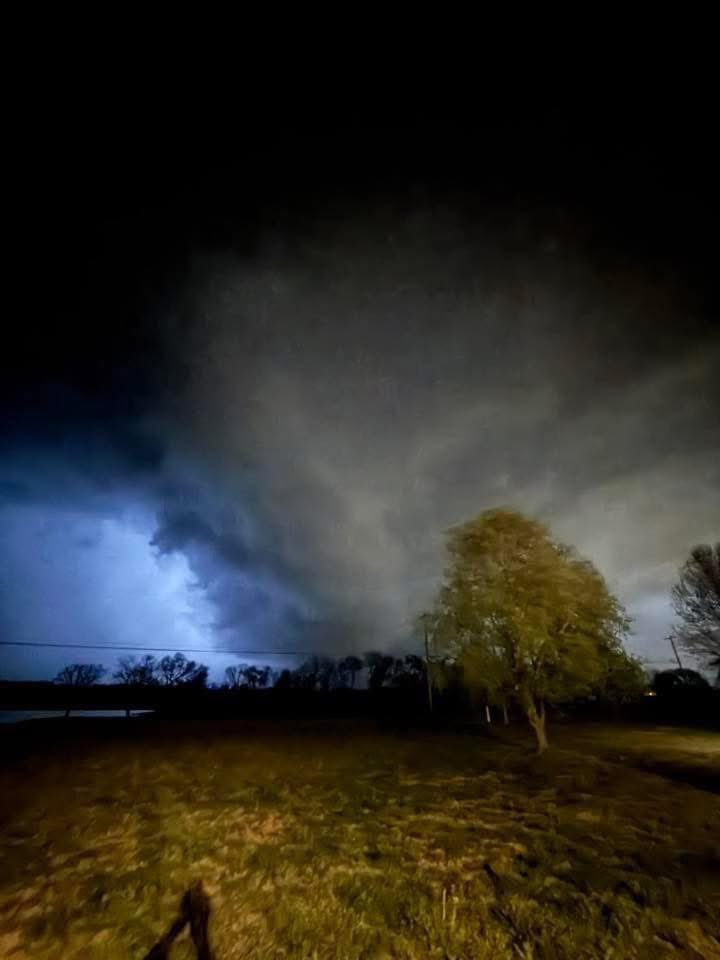 JFrishMusic's tweet photo. @NashSevereWx Was told this was taken from Nashville highway into old Zion road. https://t.co/UBaFcbRJSt