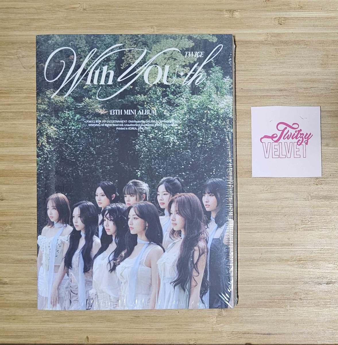 twitzyvelvetph's tweet photo. 🎊 GIVEAWAY 🎊

1 winner of Twice With You-th Standard Sealed Album!

Mechanics:
1. mbf @twitzyvelvetph @TwitzyOnhand
2. like + rt quoted tweet

PH only 🇵🇭
Winner will shoulder sf via sco

Ends on April 30
Winner Announcement May 1 https://t.co/qufeEaziLI