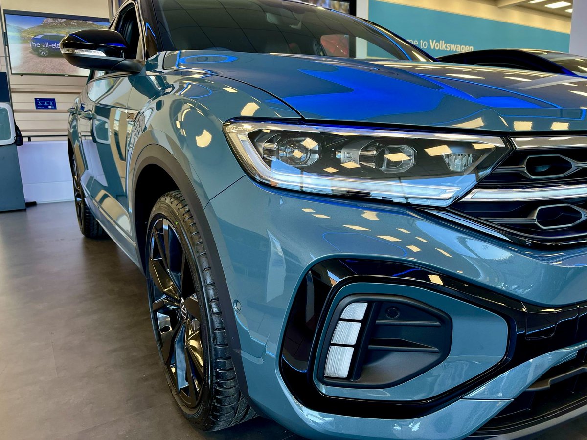 Check out this stunning new arrival at Vindis #Volkswagen Bedford!

This Black Edition #VolkswagenTRoc is certainly grabbing a lot of attention in our showroom, but the question is: has it caught yours? 👀

#VolkswagenUK <a href="/UKVolkswagen/">Volkswagen UK</a>