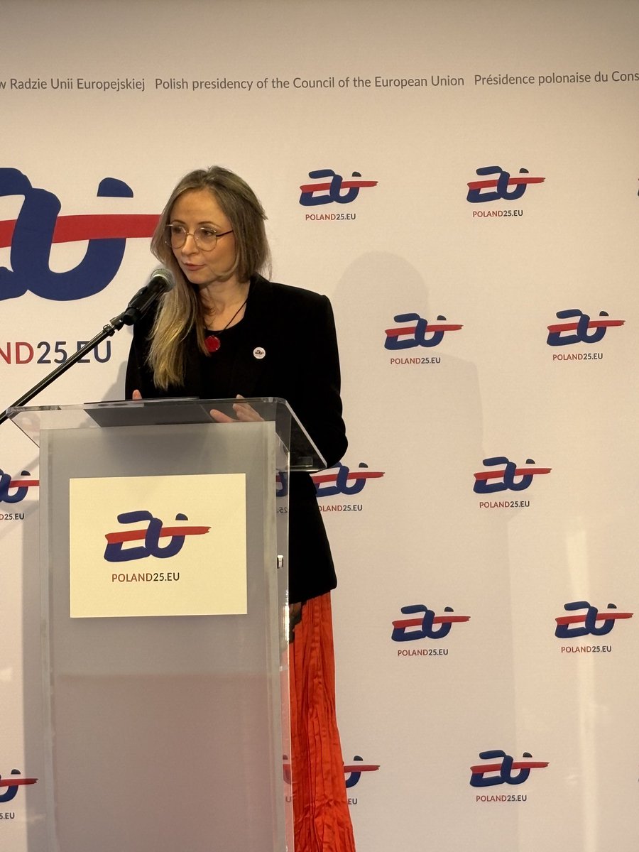 Polish Minister Agnieszka Dziemianowicz-Bąk opens Polish Presidency Conference Building the digital future in OSH. #poland25eu