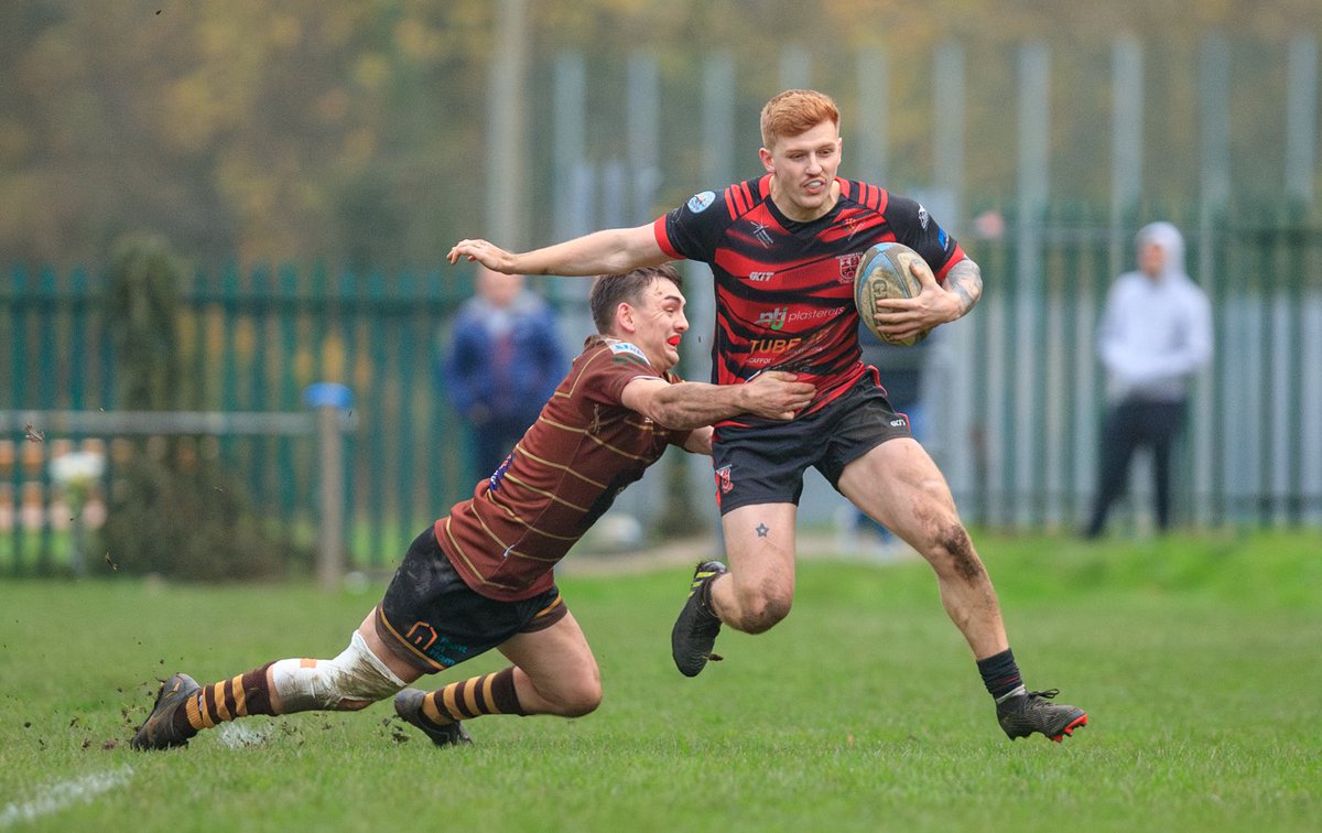 AbercynonRFC's tweet photo. 5/ 

🏃‍♂️💨 @jackdavis1213 vs @St_JosephsRFC 

📸 @Sparryphoto https://t.co/870AfxLDbS