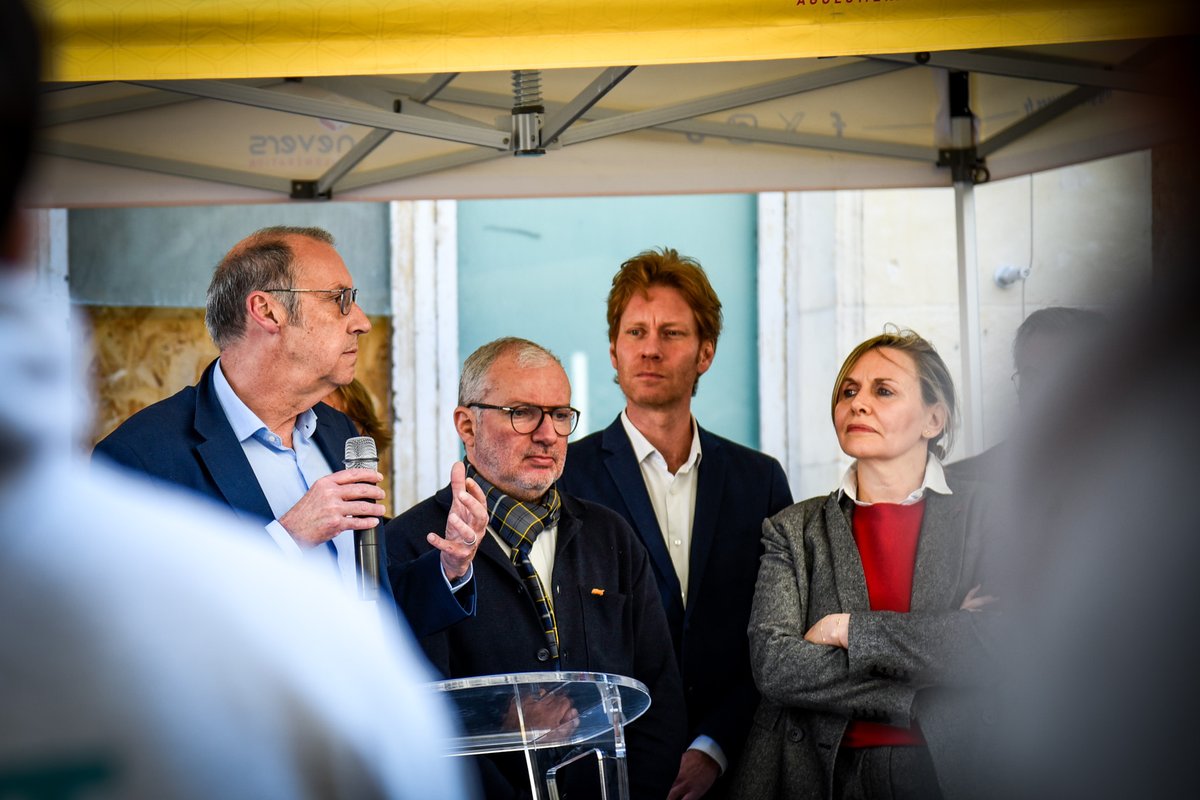 Fabien BAZIN, Président de @nievrefr (@fabien_bazin) on Twitter photo #Maison des #étudiants à #Nevers : c'est parti !
Mardi 1er avril, la première #pierre de la maison des étudiants a symboliquement été déposée.
Quel beau projet qui devrait ouvrir ses portes au début de l'année 2026, place Guy Coquille!
<a href="/Prefet58/">Préfète de la Nièvre 🇫🇷</a> <a href="/nievrefr/">Département de la Nièvre</a> <a href="/bfc_region/">Région Bourgogne-Franche-Comté</a> #Maison des #étudiants à #Nevers : c'est parti !
Mardi 1er avril, la première #pierre de la maison des étudiants a symboliquement été déposée.
Quel beau projet qui devrait ouvrir ses portes au début de l'année 2026, place Guy Coquille!
<a href="/Prefet58/">Préfète de la Nièvre 🇫🇷</a> <a href="/nievrefr/">Département de la Nièvre</a> <a href="/bfc_region/">Région Bourgogne-Franche-Comté</a>