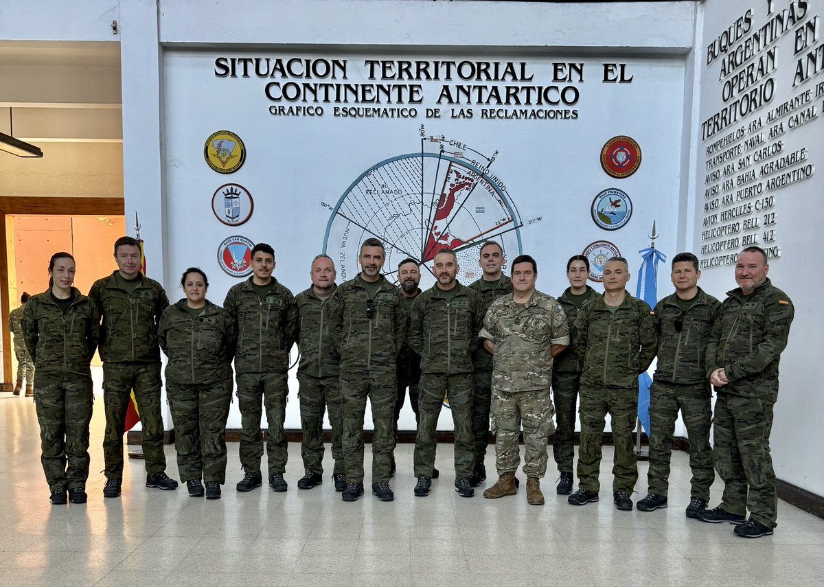 Campaña Antártica ET (@antartica_et) on Twitter photo La Campaña Antártica del Ejército de Tierra visita el <a href="/cocoantar/">Comando Conjunto Antártico</a>. Juntos seguimos avanzando en la exploración y preservación de nuestro continente blanco. ¡Gracias por ser parte de este esfuerzo! #Ciencia #Antártida #Cooperación La Campaña Antártica del Ejército de Tierra visita el <a href="/cocoantar/">Comando Conjunto Antártico</a>. Juntos seguimos avanzando en la exploración y preservación de nuestro continente blanco. ¡Gracias por ser parte de este esfuerzo! #Ciencia #Antártida #Cooperación