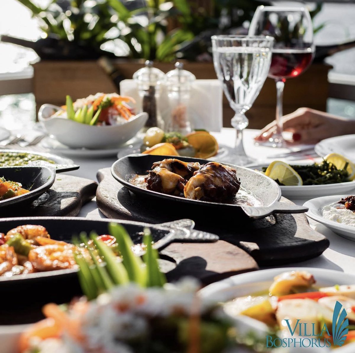 Her tabakta ayrı bir lezzet!🐟 

#istanbulboğazı #villabosphorus #boğazdayemek