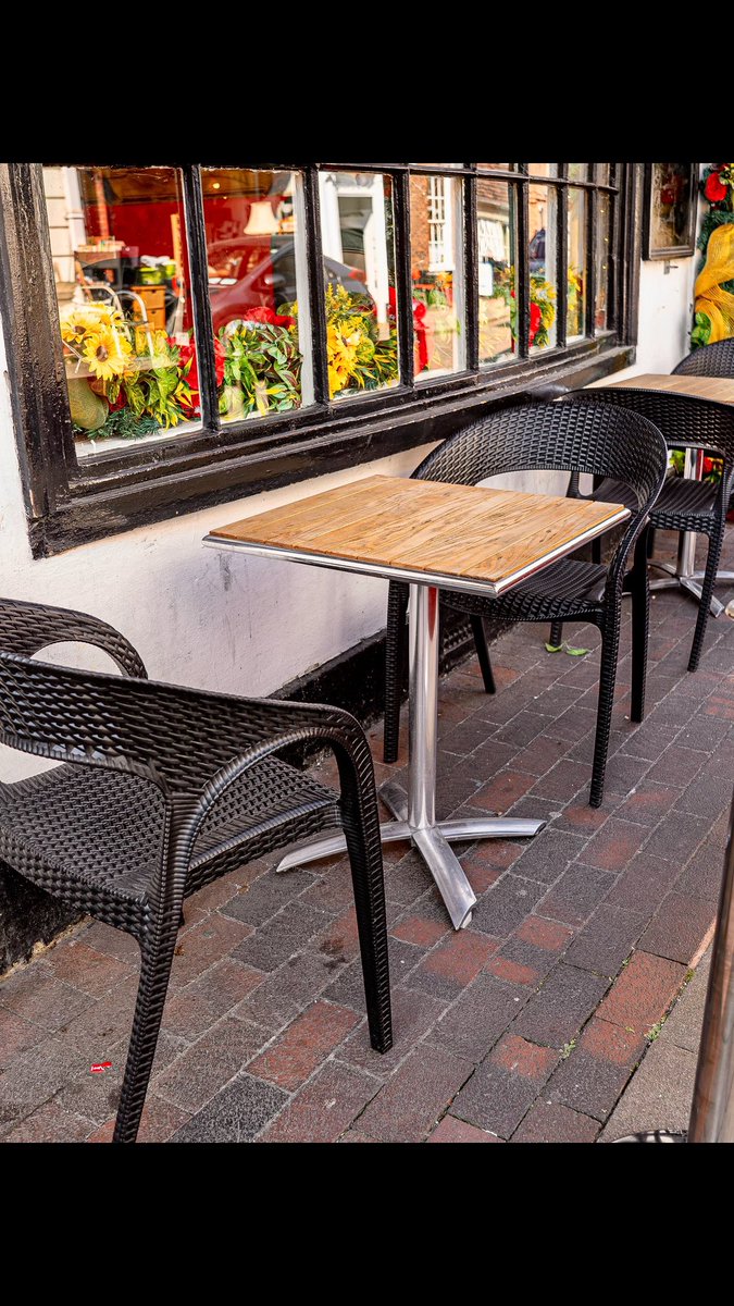 SolYSombraKent's tweet photo. Sunshine, tapas, and a table waiting out front... 🇪🇸✨

Find us at: 86 High Street, Rochester, ME1 1JY
Book now at: https://t.co/4nfLx468uO

#AlFrescoTapas #RochesterMeetsBarcelona #SpanishDining #SolYSombra #SunshineAndSangria https://t.co/glo5jfb88v