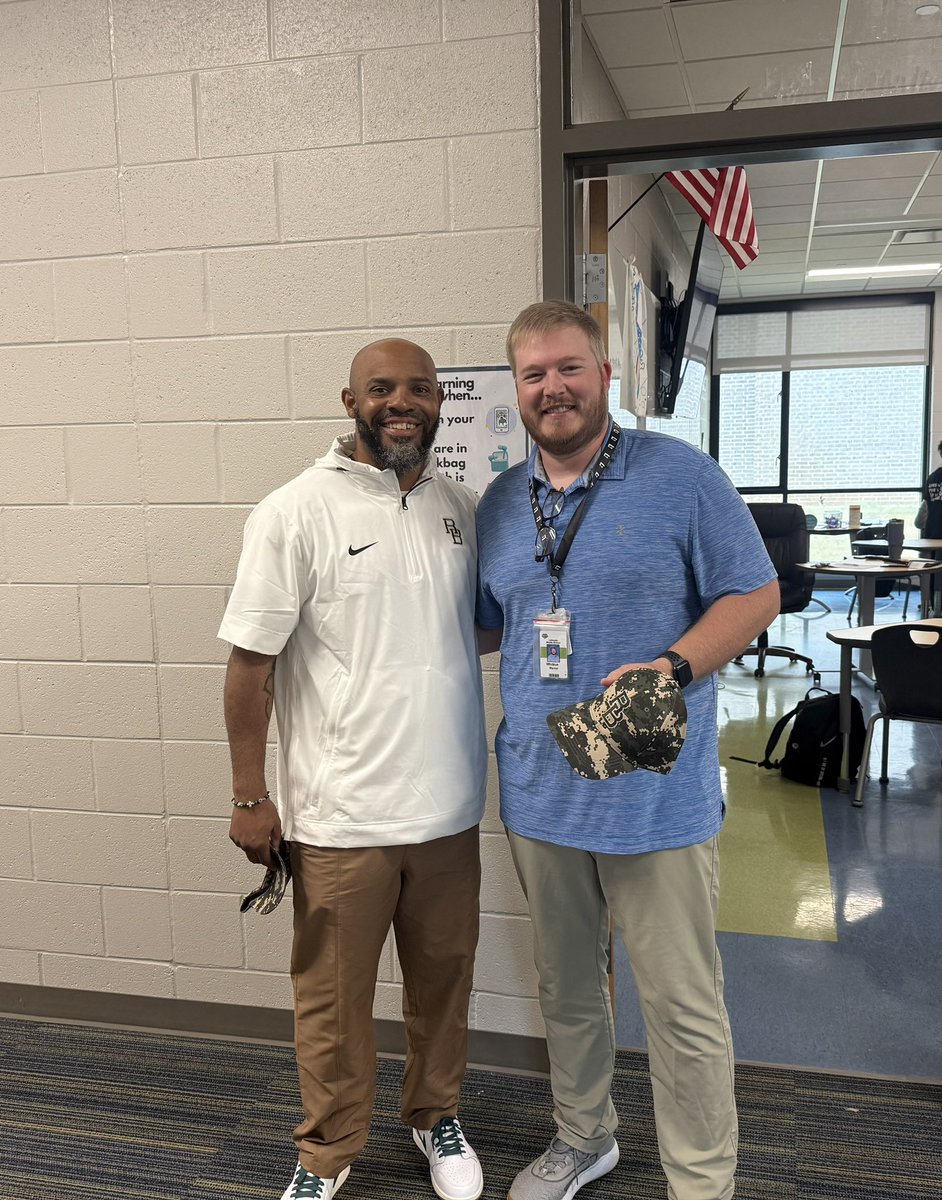 Super excited about these dynamic leaders at our feeder programs! The future is so bright at <a href="/RBGatorFootball/">River Bluff Football</a> 
Thanks for meeting with me <a href="/LakesideMS_Lex1/">Lakeside Middle</a> and <a href="/mgmgators/">Meadow Glen Middle</a> #GROWTH
