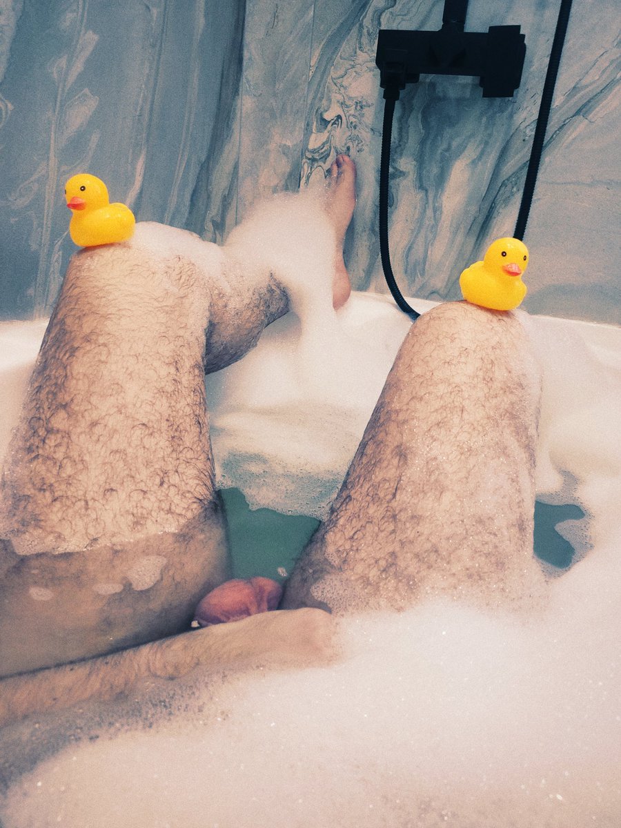 fatalist_really's tweet image. Да, у меня есть жёлтые уточки и что вы мне сделаете 😆, да мне почти 35 ☺
#нюдсочетверг