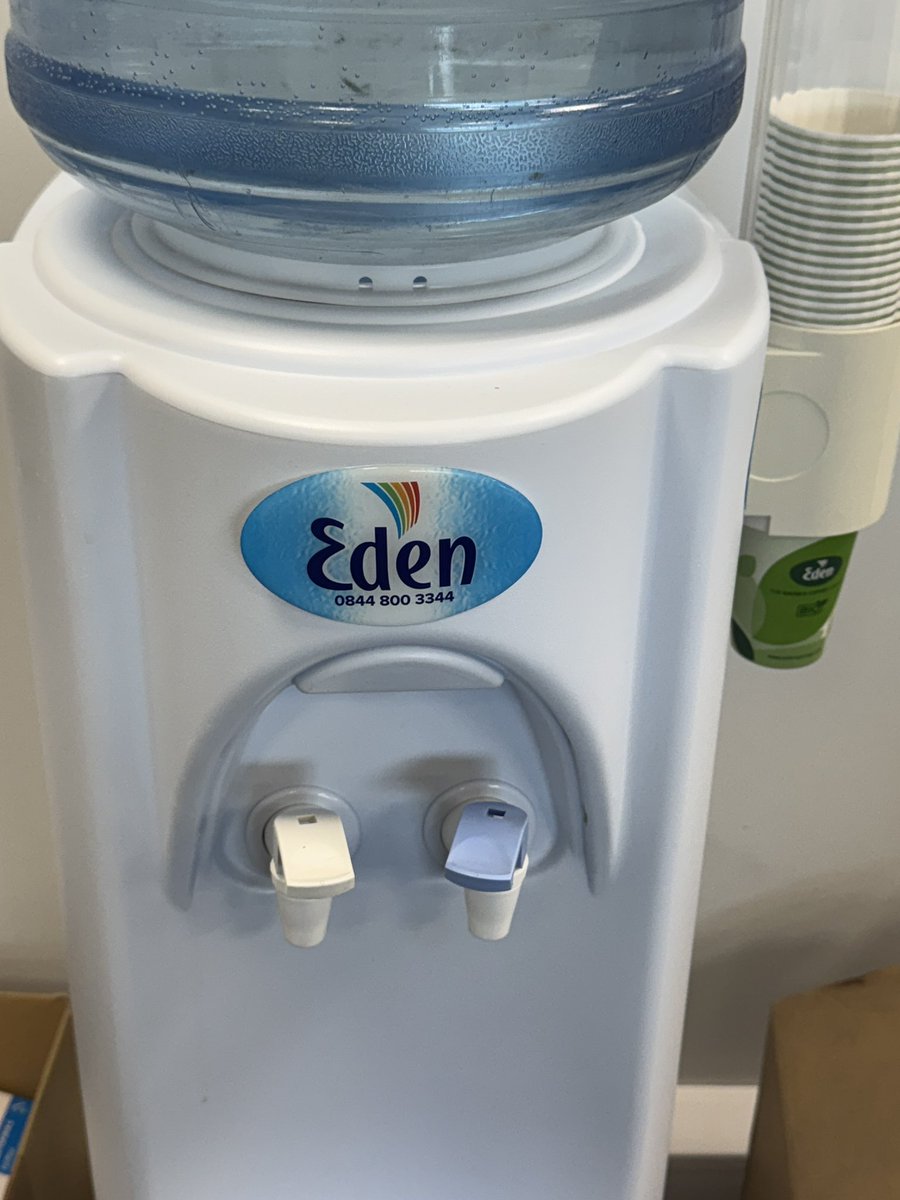 I’m having an office debate:

What’s the correct water : cold water ratio?