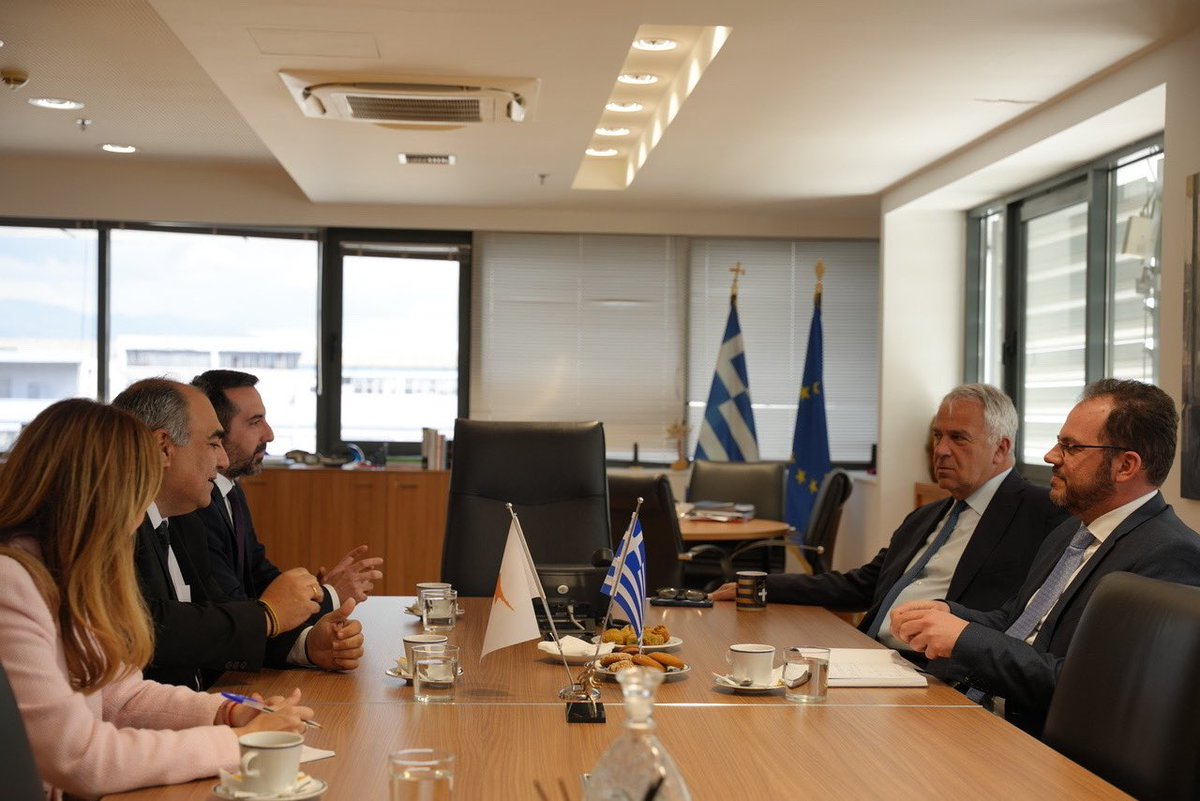 NickAIoannides's tweet image. Τη Δευτέρα, 31 Μαρτίου, συναντήθηκα στην Αθήνα με τον νέο Υπουργό Μετανάστευσης και Ασύλου της 🇬🇷 @MakisVoridis.
Ανταλλάξαμε απόψεις για το Σύμφωνο της 🇪🇺 για τη Μετανάστευση και το Άσυλο, καθώς και για τις εξελίξεις στην Αν. Μεσόγειο που επηρεάζουν τη #μετανάστευση.
Κατά τη…