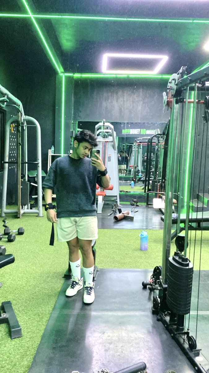 imjustden_'s tweet photo. mari kita buat badan l-men muka bebelac.. https://t.co/8MJ6TCYPYk