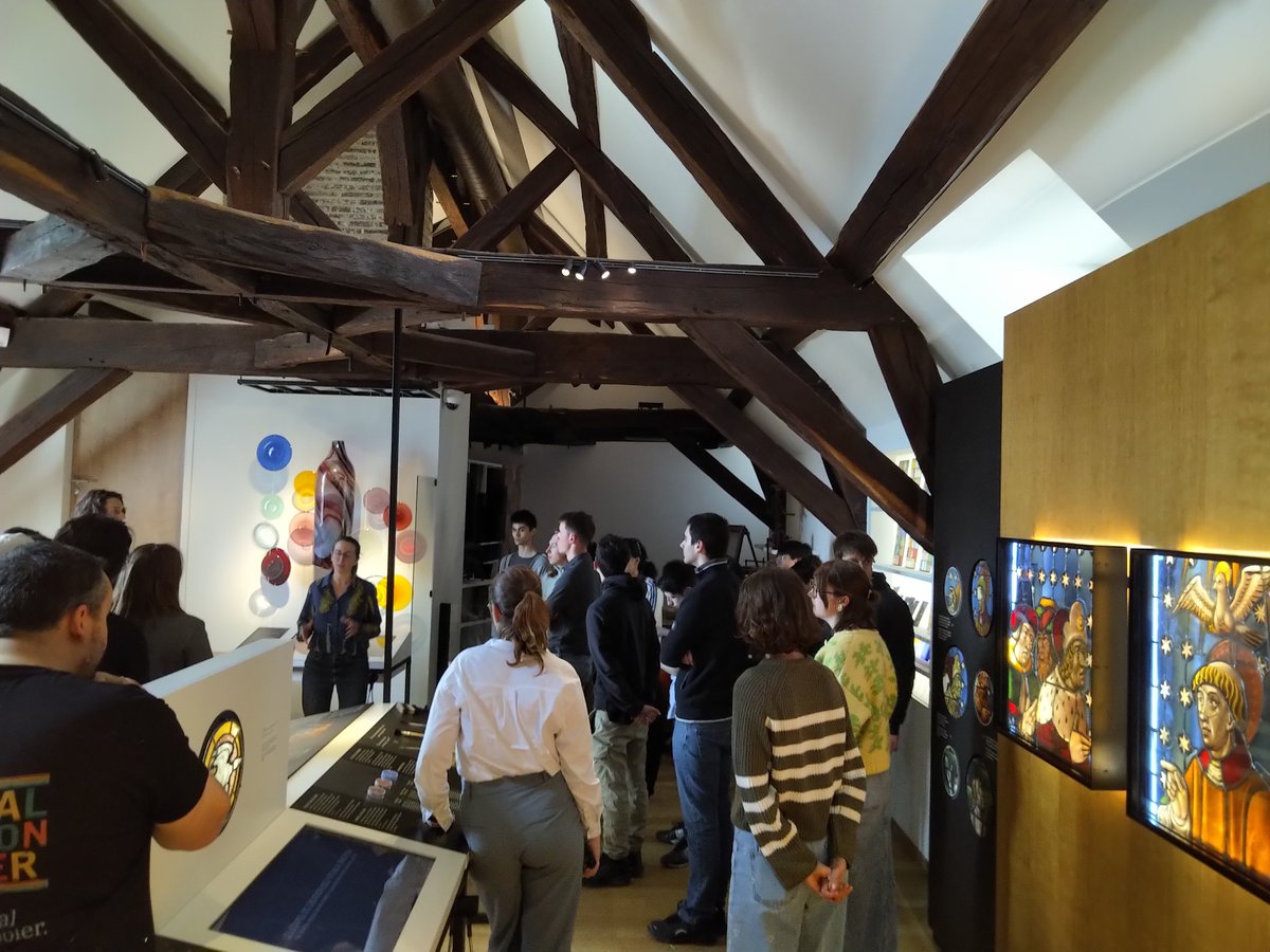 Aujourd'hui c'est la visite de la Cité du Vitrail <a href="/VilledeTroyes/">Ville de Troyes</a> <a href="/regiongrandest/">Région Grand Est</a>  <a href="/AubeDepartement/">Département de l'Aube</a> dans le cadre du cours AST02 de <a href="/UTTroyes/">UTT à Troyes</a> sur 'Nanotechnologies et Vitraux'!
Très belle visite!