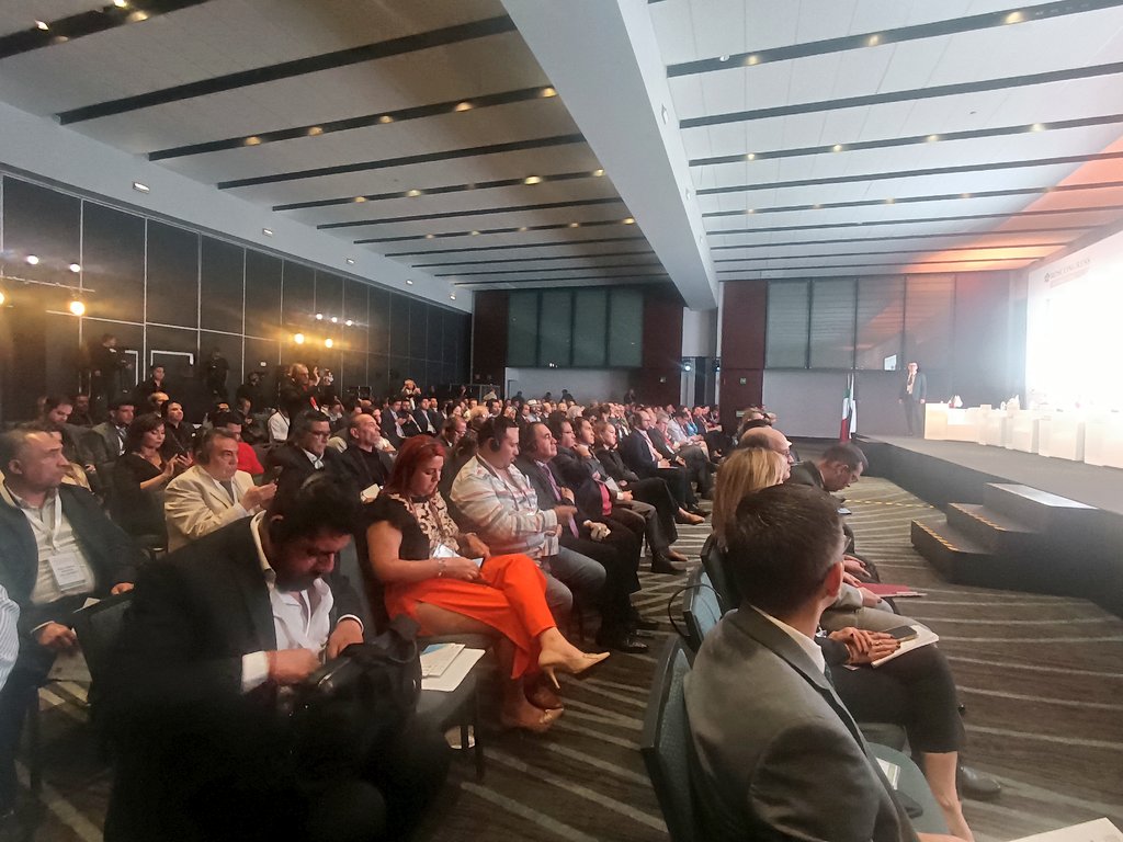 #CoberturaEH | El Foro Empresarial Rusia-México es una oportunidad de potencializar el comercio, en el marco del 135 aniversario de las relaciones diplomáticas, dijo Nikolay Sofinskiy, embajador de la Federación de Rusia en México <a href="/CANACINTRAMex/">CANACINTRA México</a>  <a href="/EmbRusiaMexico/">Embajada de Rusia en México</a> <a href="/en_roscongress/">en_roscongress</a>