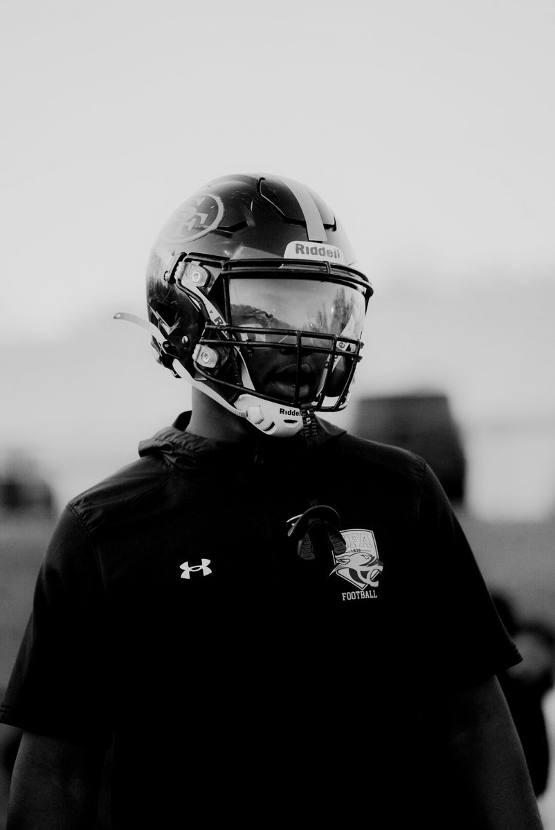 1ofthem1s2028's tweet image. Sophomore season loading… 💯💯 ima get my respect when it’s time🦈