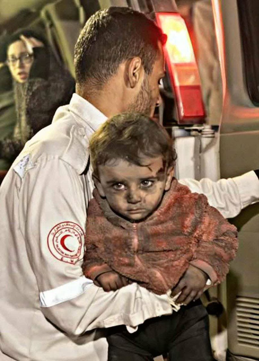 Eva_5487's tweet photo. Les enfants #palestiniens🇵🇸 ne peuvent supporter toute cette douleur et cette souffrance. Ils ne sont pas faits pour la guerre.💔 Ils devraient jouer non pas sous les bombes, mais dans la prospérité…
#Gaza https://t.co/wMSHtBgHnb