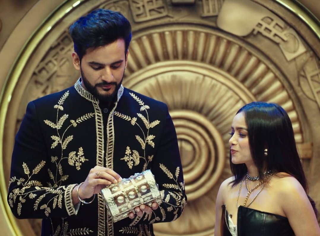 WhosThat360's tweet image. #AbhiSha shippers, y'all okay?? 😭🔥 The chemistry is chemistry-ing! #AbhishekMalhan #ManishaRani #BFFs #FriendsForever