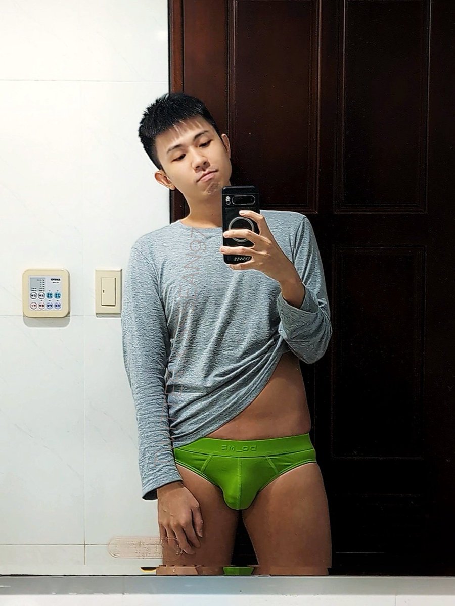 我：DOME內褲好貴到底誰要買
（DOME出了新顏色）

還是我：